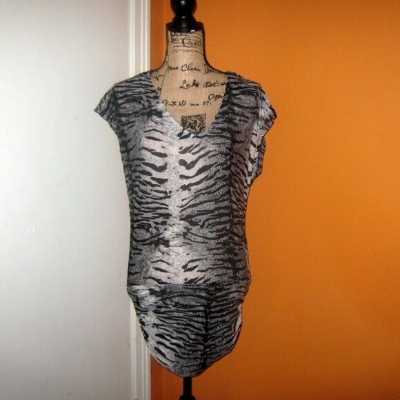 Day Night Small Tiger Print Bodycon Dress - Picture 11 of 14